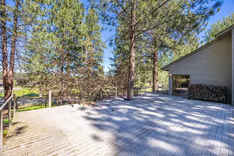 Exterior - 60266 Tekampe Rd, Bend, OR 97702 photo 12 of 15
