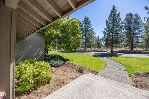 Exterior - 60266 Tekampe Rd, Bend, OR 97702 photo 7 of 15