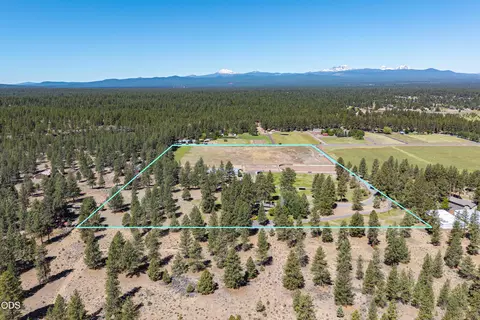 View/Area - 60266 Tekampe Rd, Bend, OR 97702 photo 3 of 3