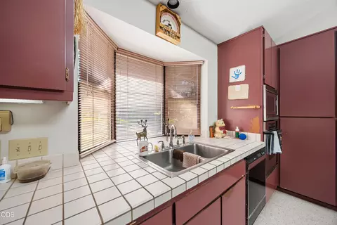 Kitchen - 60266 Tekampe Rd, Bend, OR 97702 photo 2 of 2