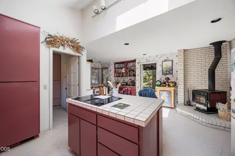 Kitchen - 60266 Tekampe Rd, Bend, OR 97702 photo 1 of 2