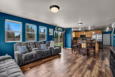 16699 Conifer Ct, La Pine, OR 97739 photo 4