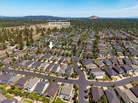 View/Area - 20844 Gateway Dr, Bend, OR 97702 photo 2 of 9