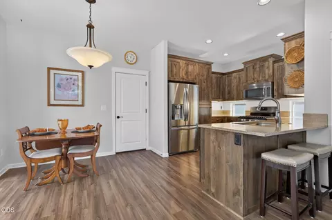Dining - 20844 Gateway Dr, Bend, OR 97702 photo 1 of 2