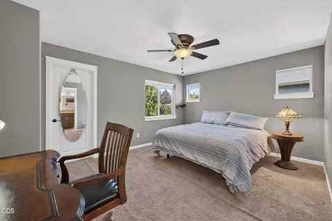 Bedroom - 20844 Gateway Dr, Bend, OR 97702 photo 1 of 5