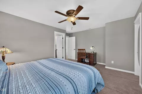 Bedroom - 20844 Gateway Dr, Bend, OR 97702 photo 3 of 5