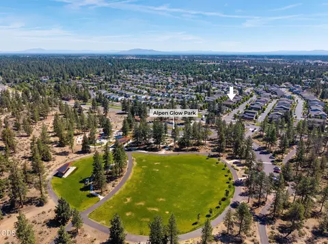 View/Area - 20844 Gateway Dr, Bend, OR 97702 photo 5 of 9