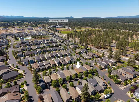 View/Area - 20844 Gateway Dr, Bend, OR 97702 photo 3 of 9