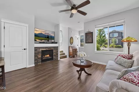 Living - 20844 Gateway Dr, Bend, OR 97702 photo 1 of 1