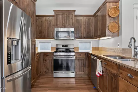 Kitchen - 20844 Gateway Dr, Bend, OR 97702 photo 1 of 5