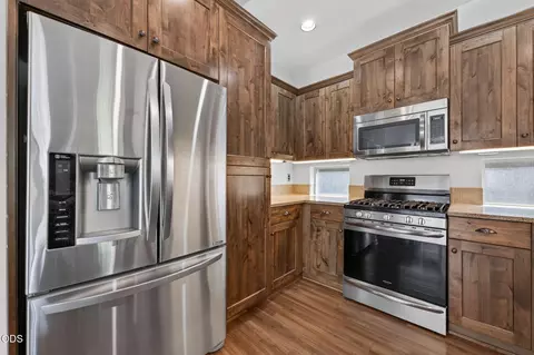 Kitchen - 20844 Gateway Dr, Bend, OR 97702 photo 3 of 5