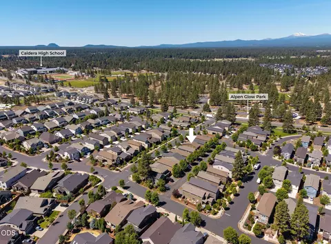 View/Area - 20844 Gateway Dr, Bend, OR 97702 photo 4 of 9