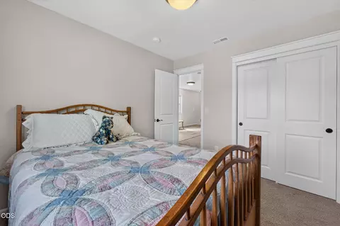 Bedroom - 20844 Gateway Dr, Bend, OR 97702 photo 4 of 5