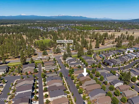 View/Area - 20844 Gateway Dr, Bend, OR 97702 photo 1 of 9
