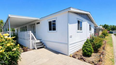 3555 S Pacific Hwy #SPC 223, Medford, OR 97501