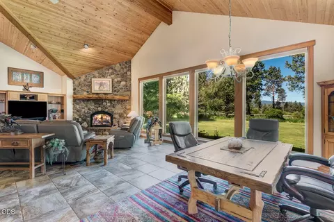 Dining - 64464 Collins Rd, Bend, OR 97703 photo 1 of 2