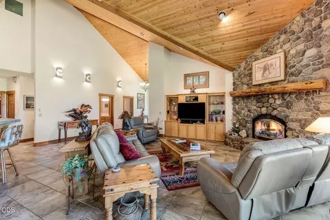 Living - 64464 Collins Rd, Bend, OR 97703 photo 2 of 4