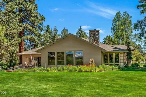 Exterior - 64464 Collins Rd, Bend, OR 97703 photo 7 of 13
