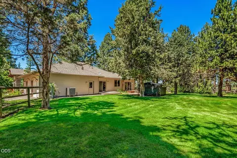Exterior - 64464 Collins Rd, Bend, OR 97703 photo 9 of 13