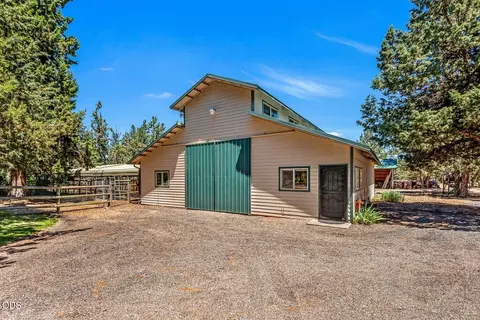 Exterior - 64464 Collins Rd, Bend, OR 97703 photo 3 of 13