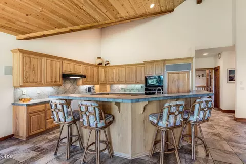 Kitchen - 64464 Collins Rd, Bend, OR 97703 photo 4 of 6