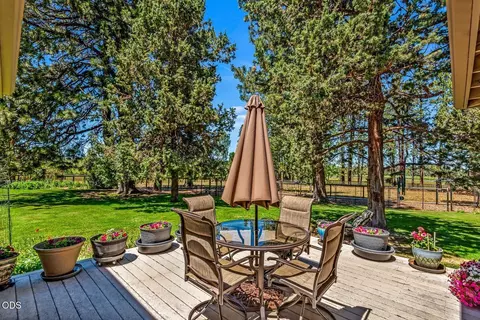Exterior - 64464 Collins Rd, Bend, OR 97703 photo 10 of 13
