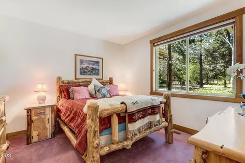 Bedroom - 64464 Collins Rd, Bend, OR 97703 photo 3 of 4
