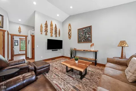 63225 Stonewood Dr, Bend, OR 97701 photo 5