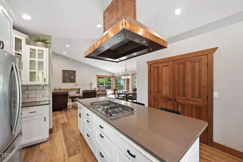 63225 Stonewood Dr, Bend, OR 97701 photo 17