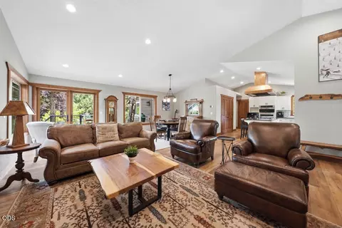 63225 Stonewood Dr, Bend, OR 97701 photo 7