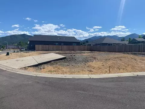 349 Quail Cir, Talent, OR 97540