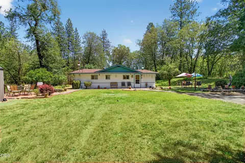 4041 Woodland Park Rd, Grants Pass, OR 97527