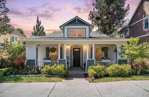 20621 Couples Ln, Bend, OR 97702