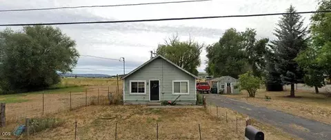 2771 Market St, Bonanza, OR 97623