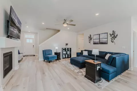 Living - 3759 NE Tellus Dr, Bend, OR 97701 photo 1 of 4