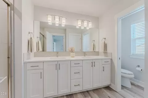 Bath - 3759 NE Tellus Dr, Bend, OR 97701 photo 3 of 3