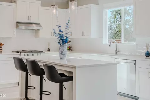 Kitchen - 3759 NE Tellus Dr, Bend, OR 97701 photo 6 of 6
