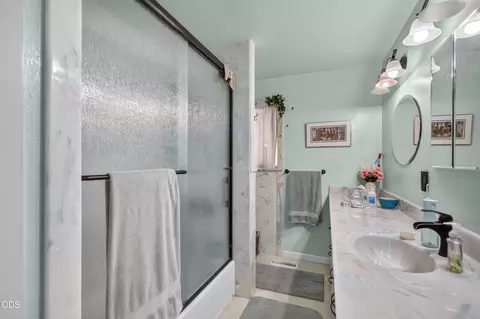 Bath - 11339 Michael Rd, Central Point, OR 97502 photo 1 of 1