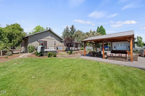 Exterior - 65880 93rd St, Bend, OR 97703 photo 7 of 15