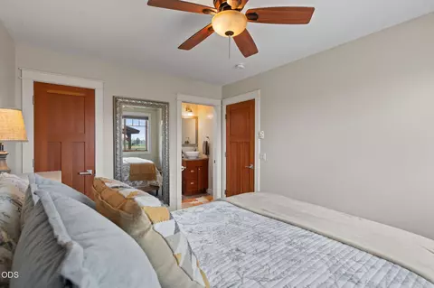 Bedroom - 65880 93rd St, Bend, OR 97703 photo 3 of 4