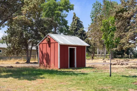 Exterior - 65880 93rd St, Bend, OR 97703 photo 13 of 15