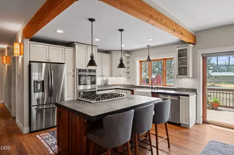 Kitchen - 65880 93rd St, Bend, OR 97703 photo 3 of 8