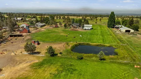 View/Area - 65880 93rd St, Bend, OR 97703 photo 4 of 6