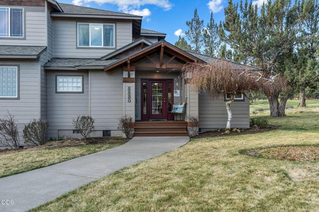 8520 Golden Pheasant Ct, Redmond, OR 97756