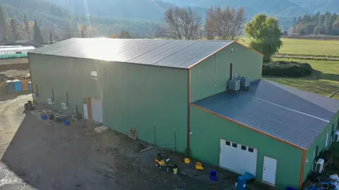 10333 Highway 238, Jacksonville, OR 97530