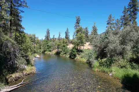 2525 Kinney Creek Rd, Jacksonville, OR 97530