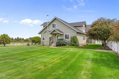 Exterior - 63531 Gentry Loop, Bend, OR 97701 photo 6 of 18