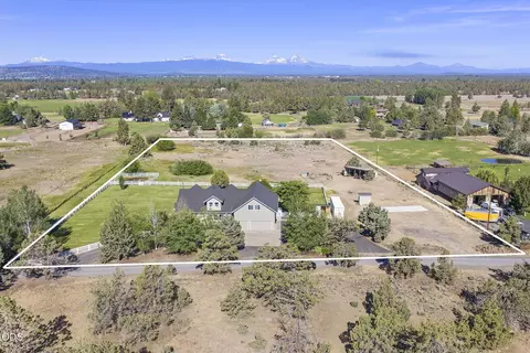 View/Area - 63531 Gentry Loop, Bend, OR 97701 photo 3 of 4