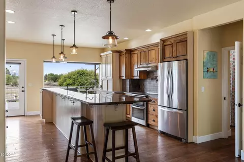 Kitchen - 63531 Gentry Loop, Bend, OR 97701 photo 4 of 5