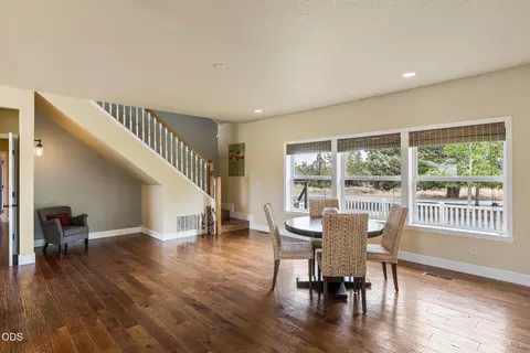 Dining - 63531 Gentry Loop, Bend, OR 97701 photo 5 of 5